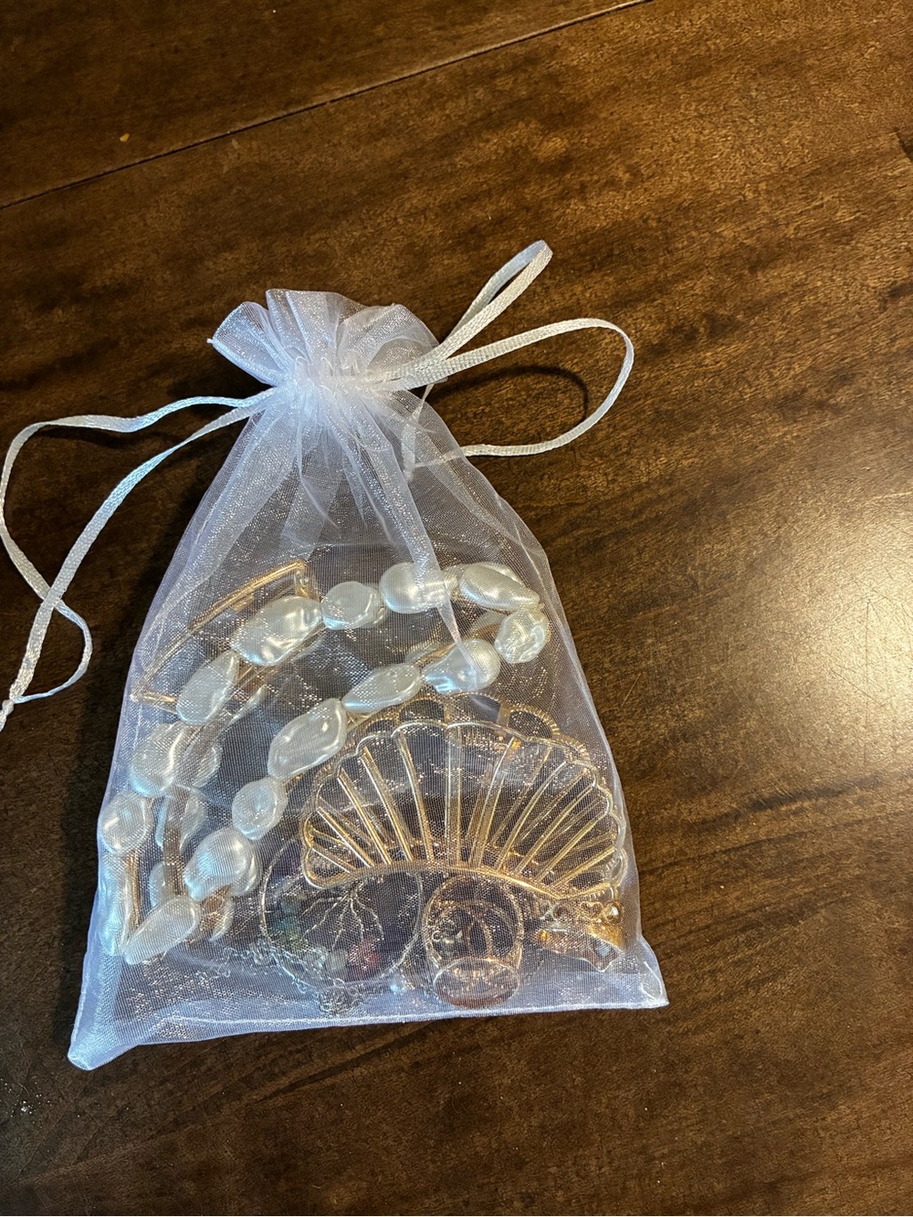 Gold Shell Hair Clip & Faux Pearl Bracelet Set
